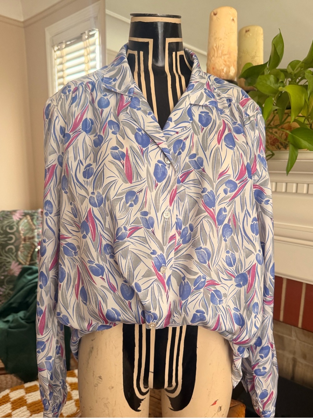 1970s Vintage Woman’s Floral Blouse